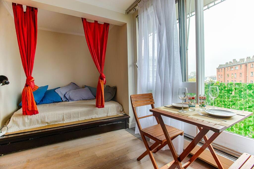 Studio With Balcony Parigi Esterno foto