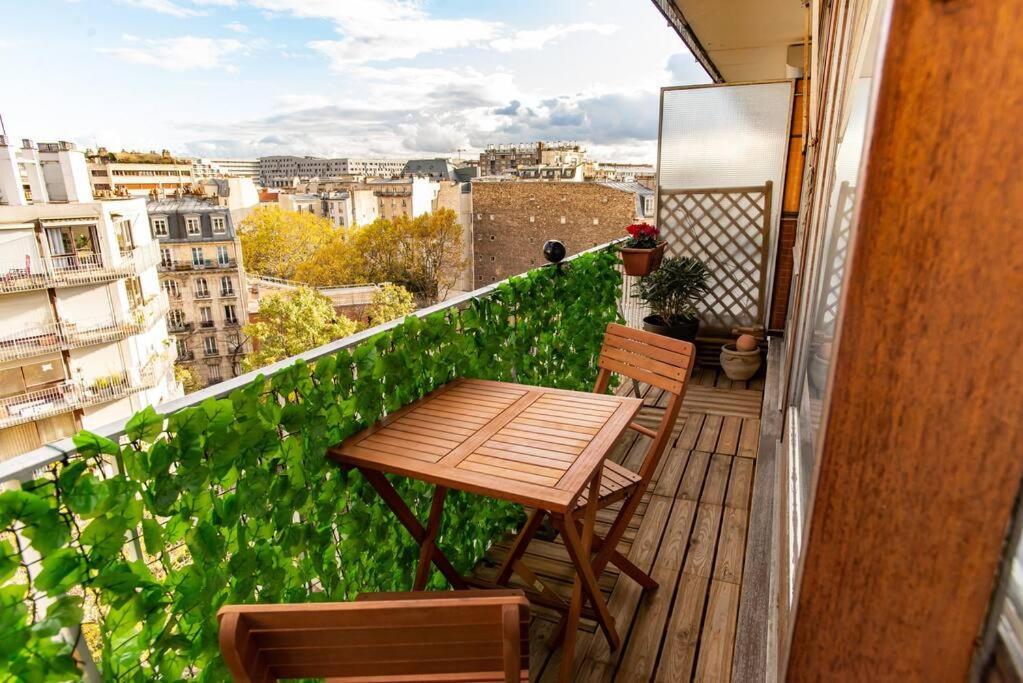Studio With Balcony Parigi Esterno foto